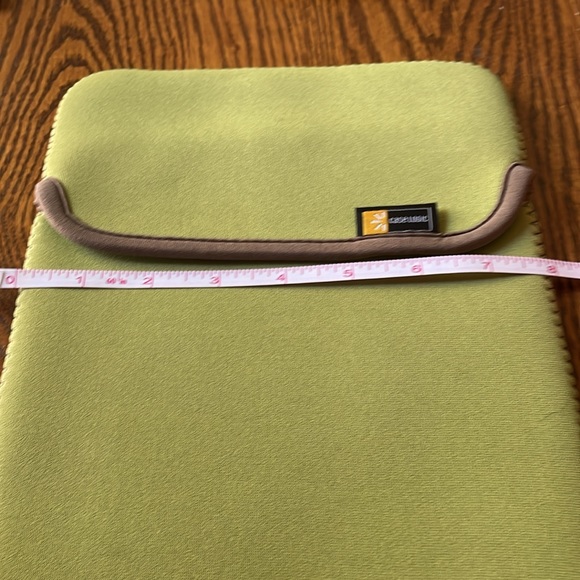Case Logic tablet Sleeve - Picture 4 of 7